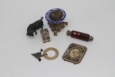 Lot 514 - A small collection of miscellaneous to include...