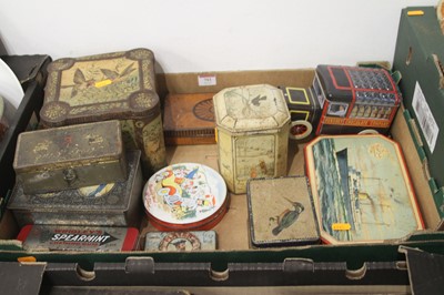 Lot 793 - A collection of vintage tins