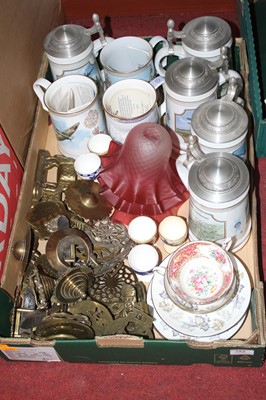 Lot 752 - A collection of china and glass to include...