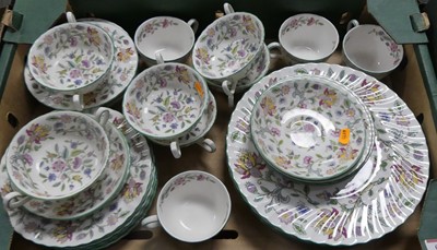 Lot 691 - A box of Minton Haddon Hall tea and dinner wares