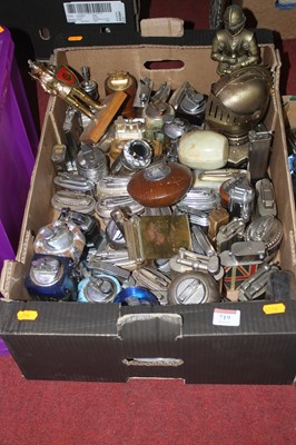 Lot 719 - A box of table lighters to include A Dunhill...