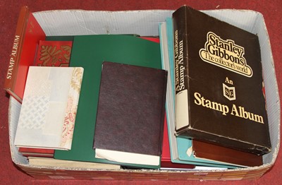 Lot 523 - A box containing various stamp albums