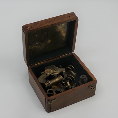 Lot 570 - A modern brass sextant, cased