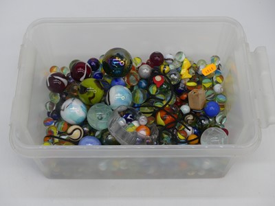 Lot 574 - A box of marbles