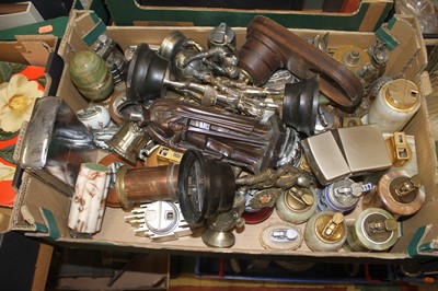 Lot 806 - A box of table lighters to include novelty...