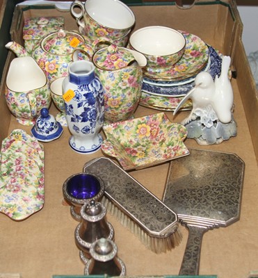 Lot 85 - A box of mixed ceramics, to include a Royal...