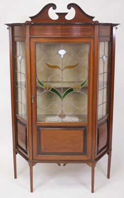 Lot 434 - An Art Nouveau mahogany and satinwood inlaid...