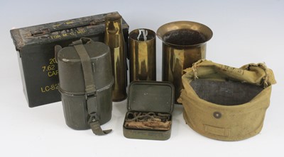 Lot 615 - A collection of miscellaneous militaria, to...