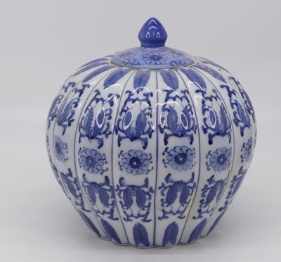 Lot 26 - A Chinese blue and white jar and cover, of...