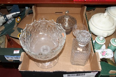 Lot 85 - A box of glassware to include a 19th century...