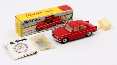 Lot 1042 - French Dinky Toys No. 536 Peugeot 404 with...