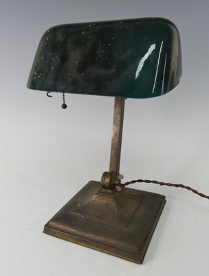 Lot 251 - A 1930s American brass bankers desk lamp by...