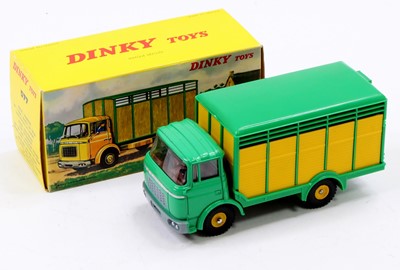 Lot 1004 - French Dinky Toys No. 577, Berliet Livestock...