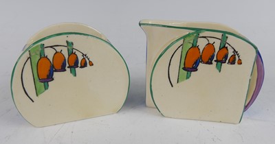 Lot 98 - A 1930s Clarice Cliff Solomon's Seal pattern...