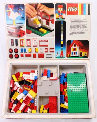 Lot 1924 - Collection of various Lego vintage box sets,...