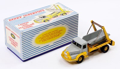 Lot 1019 - French Dinky Toys No. 895 Camion Unic multi...