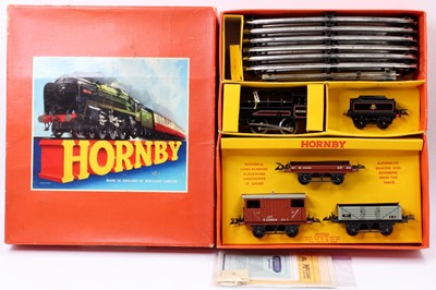 Lot 207 - 1954-8 No.50 Hornby Goods set, clockwork,...