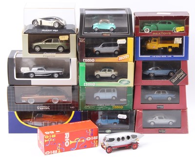 Lot 824 - A collection of 16 boxed mixed 1/43rd scale...