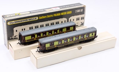 Lot 387 - W3006/7 Wrenn brown & cream ‘Brighton Belle’ 2-...