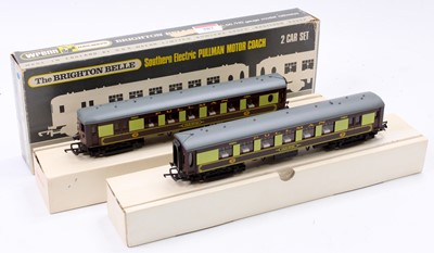 Lot 387 - W3006/7 Wrenn brown & cream ‘Brighton Belle’ 2-...