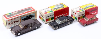 Lot 1524 - Yonezawa Diapet diecast model group of 3...