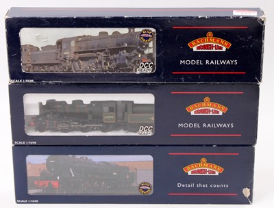 Lot 577 - Three Bachmann Branch-Line steam locos: 32-576...