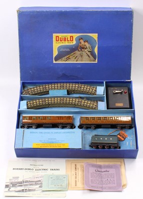 Lot 589 - EDP1 Hornby-Dublo 3-rail post-war passenger...