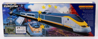 Lot 611 - R616 Hornby Eurostar set four coach unit with...