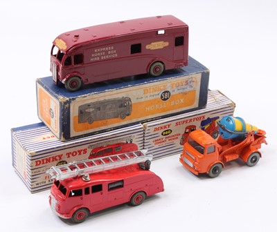 Lot 1121 - Dinky Toys boxed model group of 3 comprising...