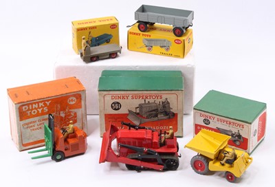 Lot 1146 - Dinky Toys boxed model group of 5 comprising...