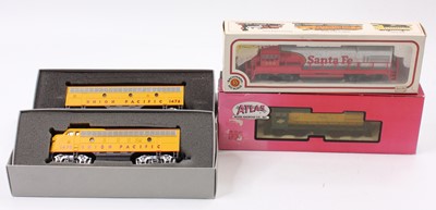 Lot 686 - Collection of 4 HO scale American outline...