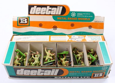 Lot 1671 - A Britains Deetail trade box of No. 7352...