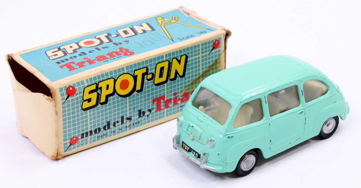 Lot 1496 - Spot On Triang No.120 Fiat Multipla, light