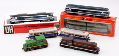 Lot 455 - Six continental H0 scale diesel and electric...