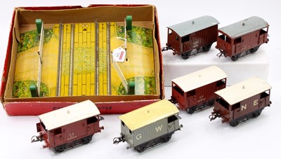 Lot 244 - Tray containing: 1933-8 Hornby No.2 double...