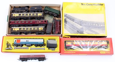 Lot 732 - An assortment of mainly Triang rolling stock:...