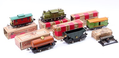 Lot 178 - A collection of Lionel 0 gauge electric...