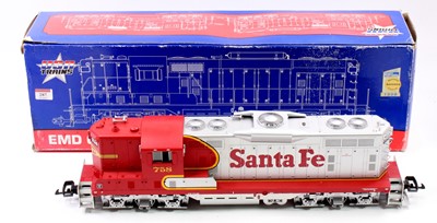 Lot 287 - A USA Trains No. R22115 Santa Fe G scale GP9...