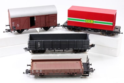 Lot 288 - One box containing four various G scale...