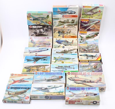 Lot 1000 - A collection of 24 Airfix and Matchbox 1/72nd...