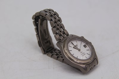 Lot 534 - A lady's Seiko Kinetic titanium SQ100...