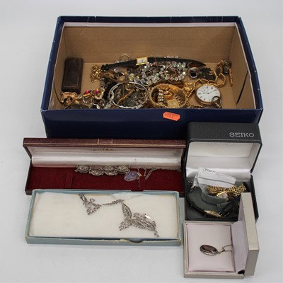 Lot 548 - A collection of miscellaneous items, to...