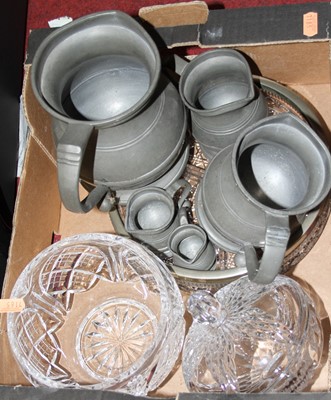 Lot 709 - A collection of graduated pewter tankards and...