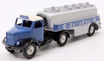 Lot 1487 - Marklin 8000 "BV - Aral" Tanker, dark blue cab...