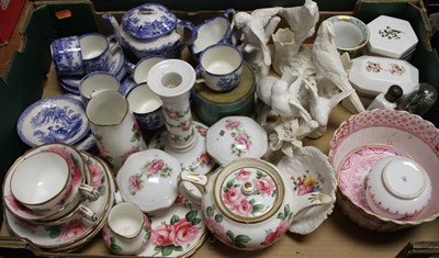Lot 653 - A collection of ceramics, to include a Goode &...