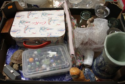 Lot 629 - Miscellaneous items to include glass marbles,...