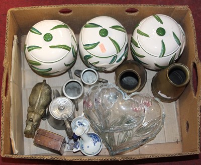 Lot 675 - Miscellaneous items, to include a pair of...