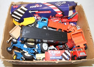 Lot 577 - A collection of loose and playworn diecast toy...