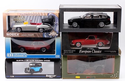 Lot 924 - A collection of six various boxed 1/18 scale...