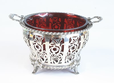 Lot 2131 - An Elizabeth II silver sweetmeat bowl, of...
